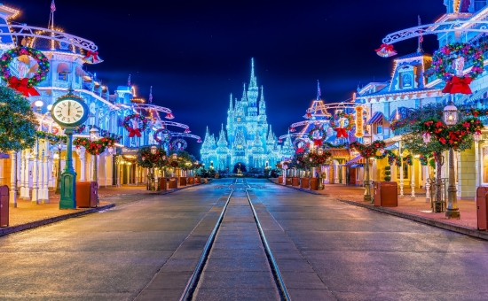 Paris & Disneyland Turu I Pegasus HY ile I 3 Gece 4 Gün 