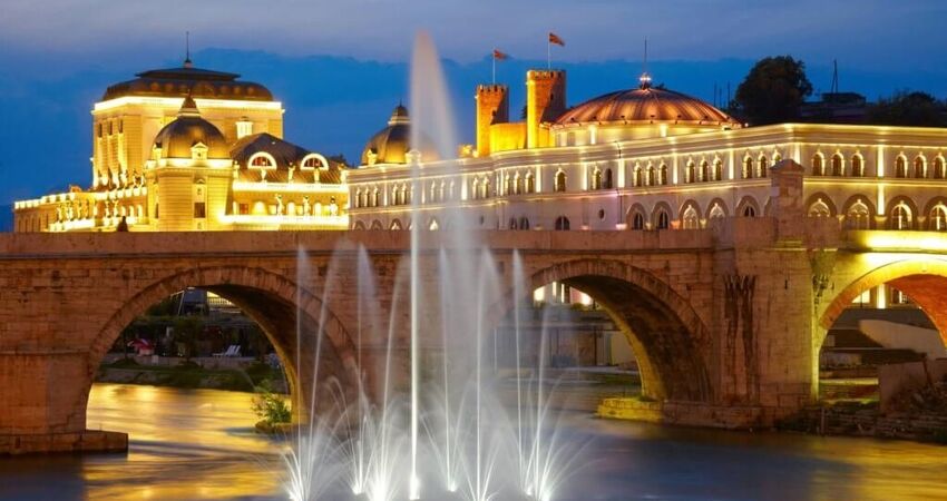 Yılbaşı Özel I Balkan Üçlüsü Turu I Vizesiz I 3 Gece  4 Gün I THY İle (PRN-PRN)