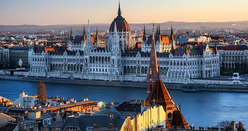 Express Orta Avrupa Turu | 5 Gece - 6 Gün | Pegasus HY ile ( BUD-BTS)