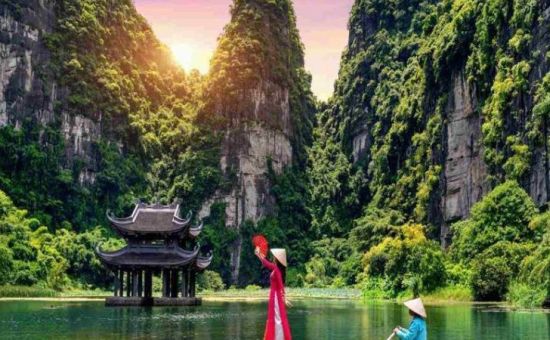 Asya Triosu Vietnam &  Kamboçya &  Tayland Turu  |  1 Gece Gemi - 9 Gece Otel  |  Emirates ile  (SGN-BKK)