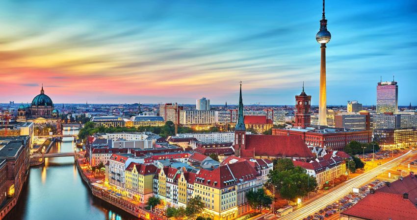 Royal Yılbaşı Özel Prag & Berlin Turu   |  Ekstra Turlar Dahil  | 3 Gece 4 Gün |  SunExpress HY ile